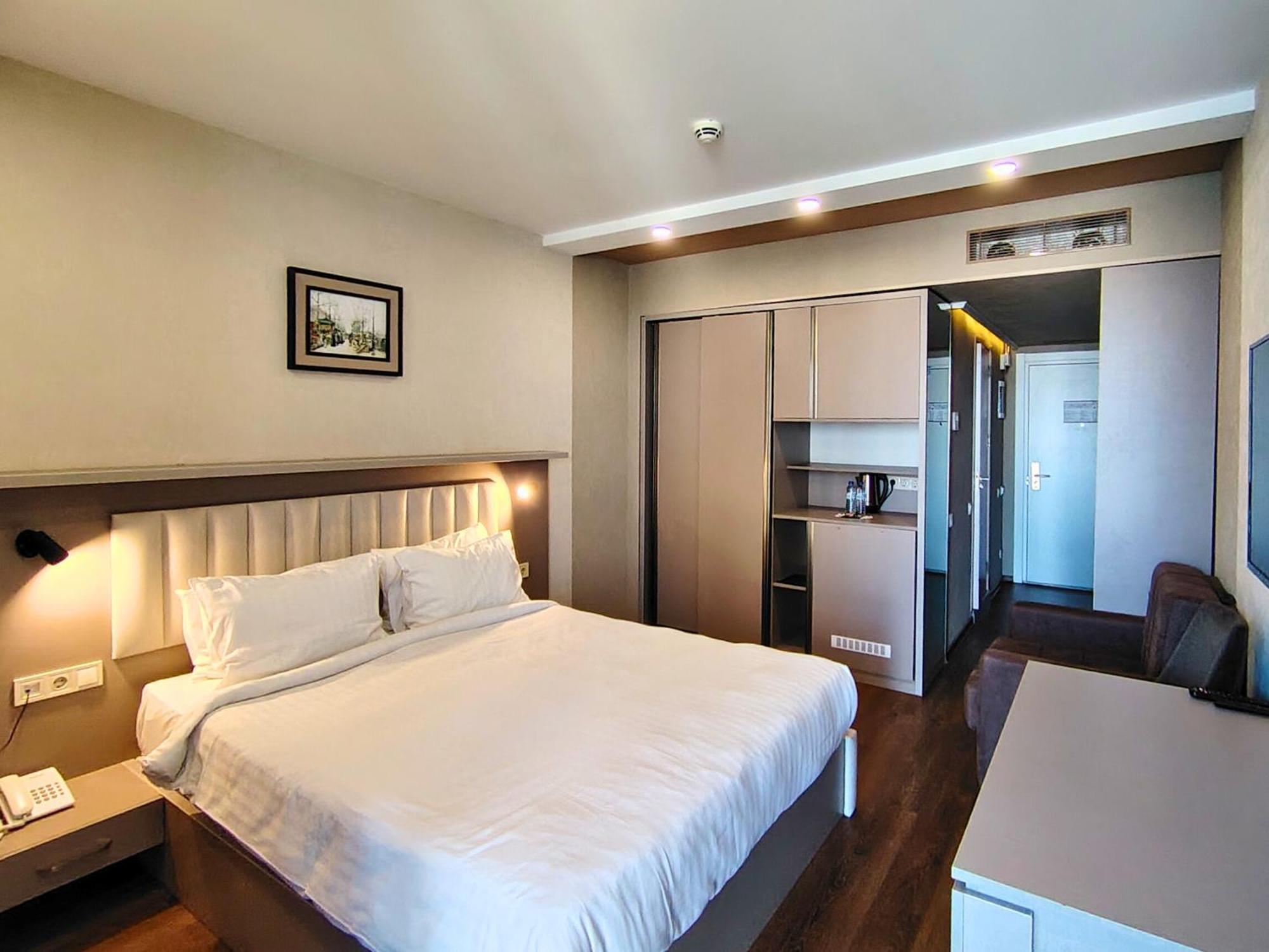 Aphrodite Apartments Batoemi Buitenkant foto